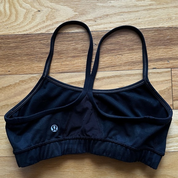 Lululemon Sports Bra Flow Y Back Mesh size 6 - Picture 1 of 7